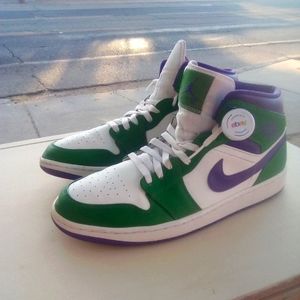 Air Jordan 1 mid incredible hulk